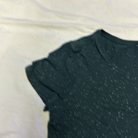 Lululemon Love Crew III Women’s light athletic Shirt Size 4 - Picture 3 of 8